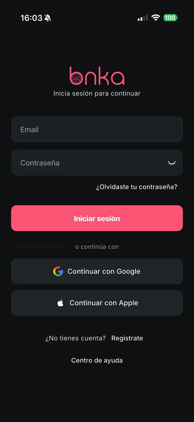 Pantalla real de BNKA: inicio de sesión con email, Google o Apple